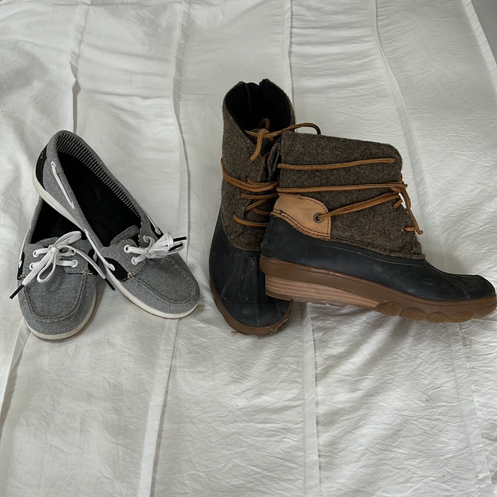 Sperry snow boot and flat lot 6